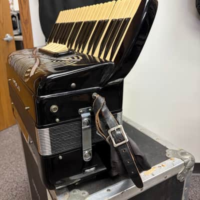 Sonola 120 Bass Piano Accordion SS5 LMH w/case Italy 1950s Black (used) image 6