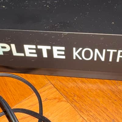 Native Instruments Komplete Kontrol S49 Mk2 2010s - Black image 2