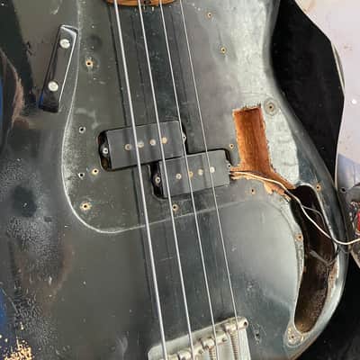 Fender Precision Bass with Rosewood Fretboard 1970 - 1983 - Black image 24
