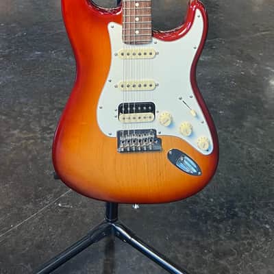 Fender American Professional Stratocaster HSS image 2