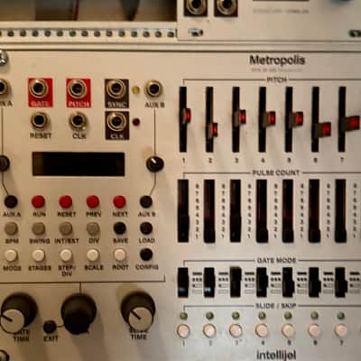 Intellijel Metropolis Complex Pitch / Gate Sequencer Eurorack