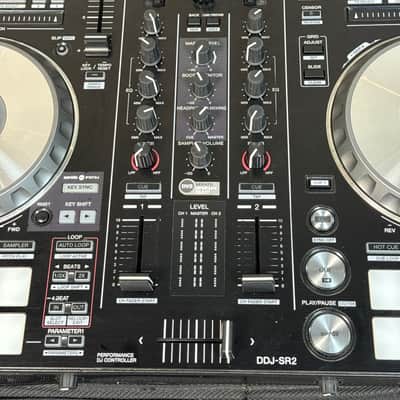 Pioneer DDJ-SR2 Portable 2-channel Controller for Serato DJ 2010s - Black image 4