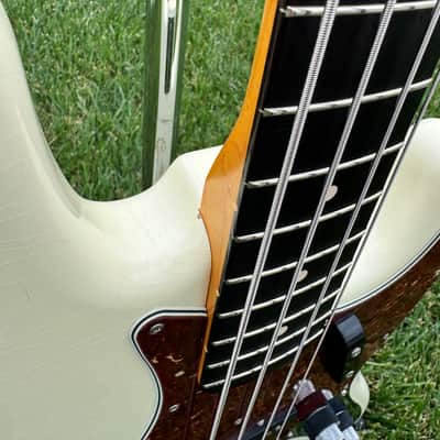 Fender Custom Shop 1961 Jazz Bass Closet Classic Custom Shop 2012 - Artic White Nitro (Relic Checking) image 10
