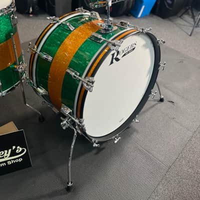 Rogers Cleveland Series 13/16/22" Drum Set Kit in Green Sparkle w/ Gold Sparkle Stripe image 3