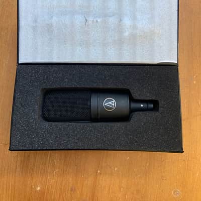 Audio-Technica At4033a Large Diaphragm Mic with Suspension Mount image 5