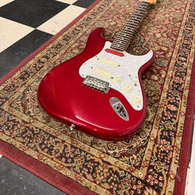 Fender FSR Special Edition Player Stratocaster with Maple Fretboard 2019 Candy Red Burst image 1
