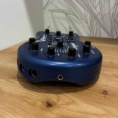 Behringer V-AMP 2 Virtual Guitar Amp 2000s - Blue image 6