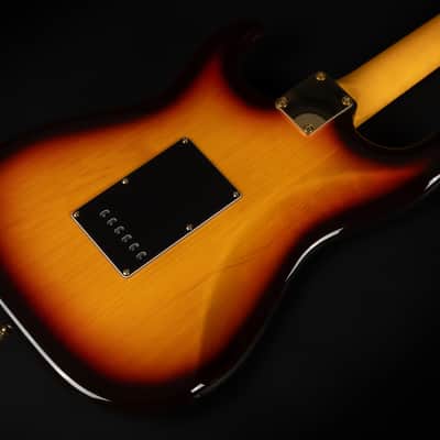 2018 Fender MIJ Traditional '60s Stratocaster RW with Gold Hardware - 3-Color Sunburst | Japan Vintage Reissue SSS Rosewood Fretboard image 10
