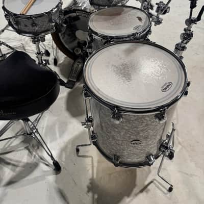 DW  Collector’s Series - White perl image 9