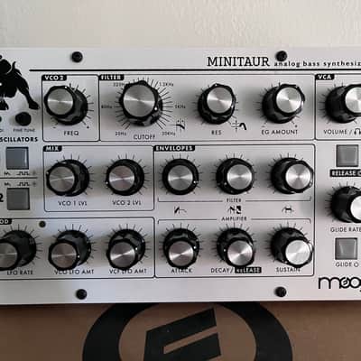 Moog Minitaur Limited Edition White mint condition with box. image 12