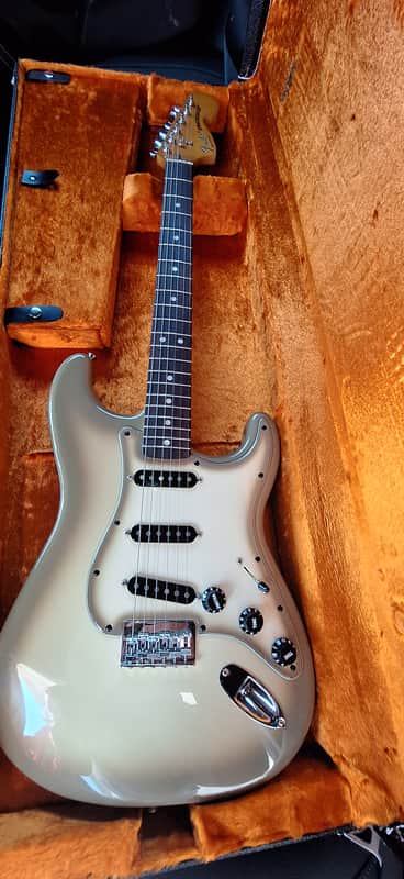 Fender 70th Anniversary Vintera II Stratocaster 2024 - Antigua image 1
