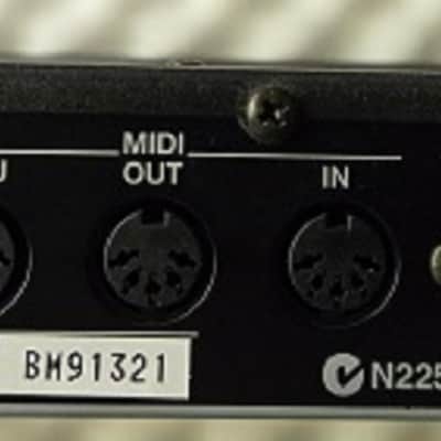 Roland JV-1010 64-Voice Synthesizer Module - Black image 2