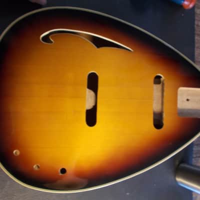 Danelectro Teardrop/Coral 1969 3-Color Sunburst Electric Guitar image 12