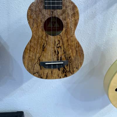 Rebel Double Creme Ukelele image 3
