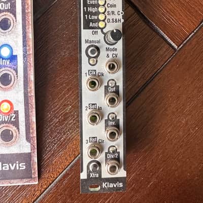 Klavis Logica XT - Silver image 1