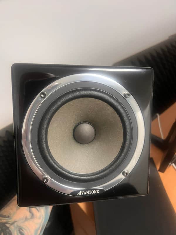 Avantone Pro Mixcube Active Black - Piano Black image 1