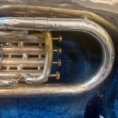 Yamaha YEP-321S Euphonium. 4 Valves. with case and mouthpiece image 9