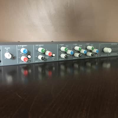 Symetrix 528 Voice Processor image 1