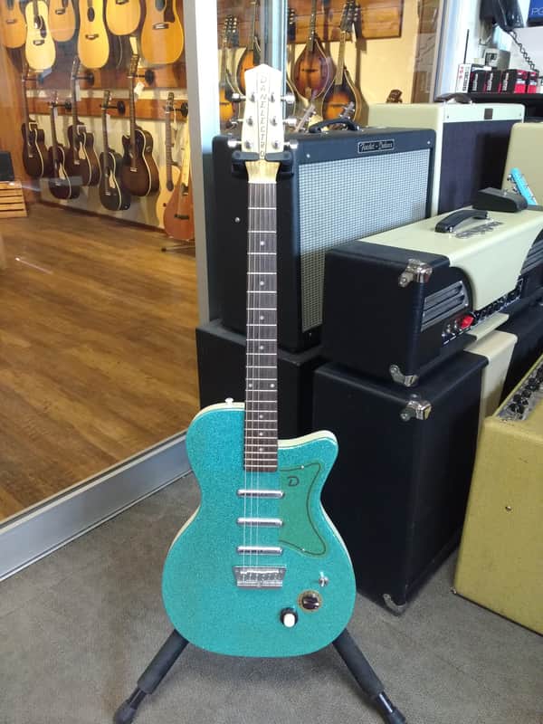 Danelectro 56-U3 スパークルグリーン Danelectro 56 U3 Reissue Turquoise Sparkle 2002 Korea - YouTube