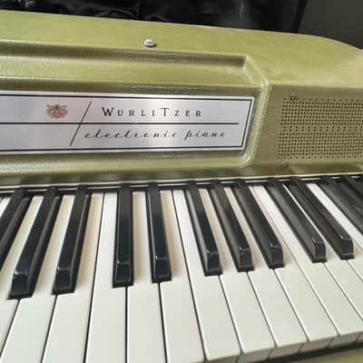 Wurlitzer 200A 64-Key Electric Piano 1974 - 1983 - Avocado Green image 8