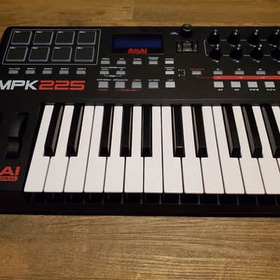 Akai MPK225 MIDI Keyboard Controller