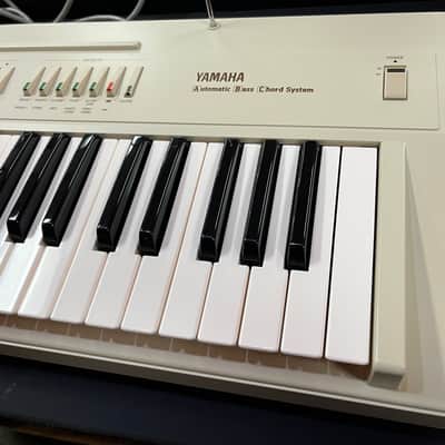 Yamaha PS-20 Automatic Bass Chord System 1981 - White - With Case image 4