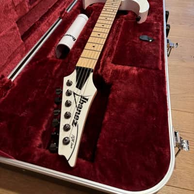 Ibanez PGM301-WH 2008 Paul Gilbert Signature with Maple / Walnut Neck 2005 - 2008 - White image 10