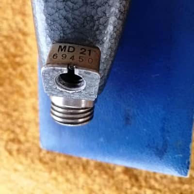 Sennheiser MD21 avec sa boîte en bois bleue d'origine image 2