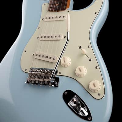 Pre-Owned 2026 Fender Stratocaster Vintera III Sonic Blue With Gig Bag image 5