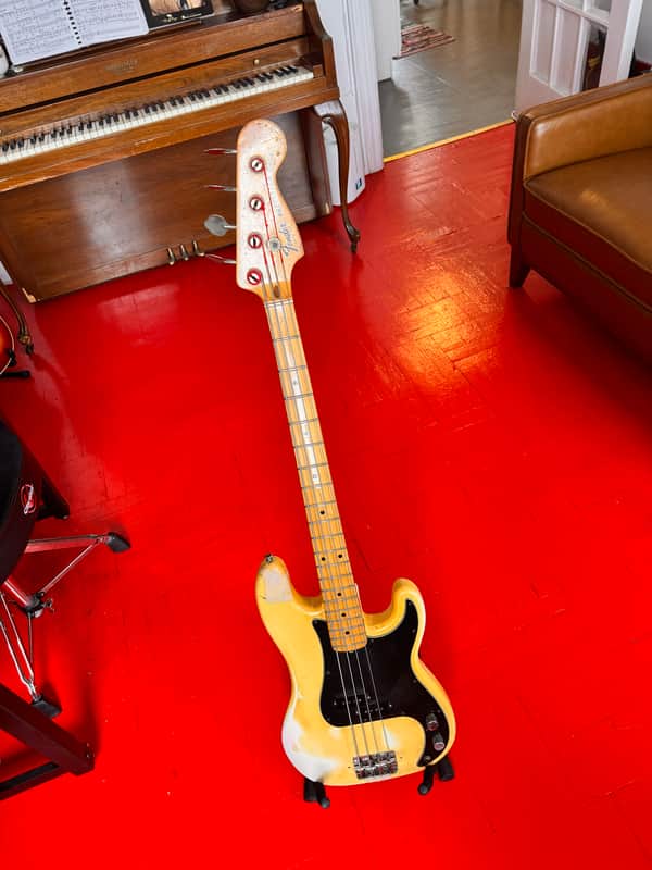 Fender Precision Bass with Maple Fretboard 1976 - Olympic White image 1