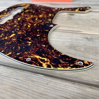 \Real Life Relics Aged Jazz J Bass® Pickguard Brown Tortoise 3 Ply 10 Hole   [PGK3]