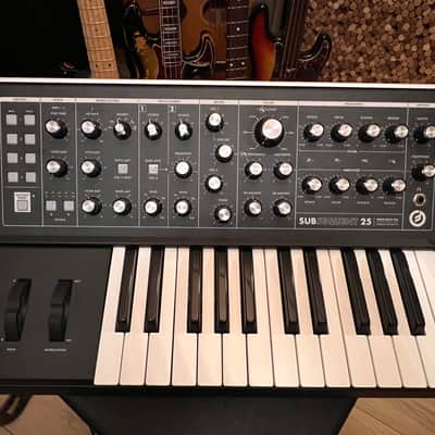 Moog Subsequent 25 Analog Synth 2020 - Present Black Bild 1