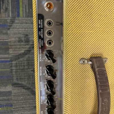 Fender Blues Deluxe 2-Channel 40-Watt 1x12" Guitar Combo 1994 - 1996 - Tweed image 14