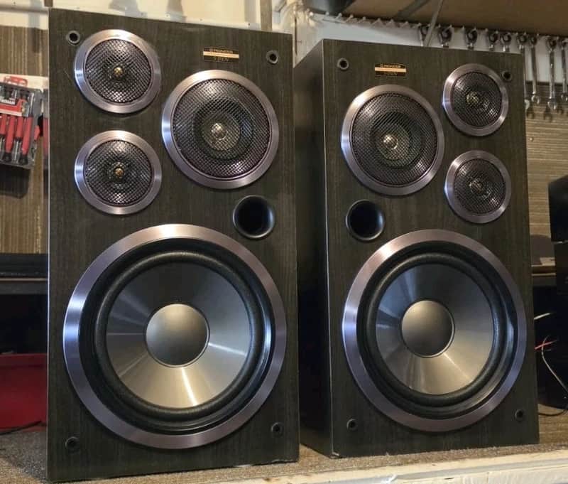 VINTAGE PIONEER 8OHM/ 3 WAY 4 SPEAKER SYSTEM/MADE IN JAPAN 8 INCH WOOFERS image 1