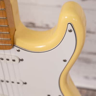 Fender CIJ "Yngwie Malmsteen" Stratocaster - Yellow White  2002-2004 image 15