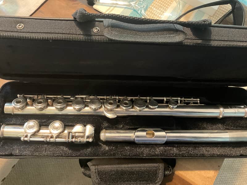 Yamaha 285SII Open Hole Flute New Pads New Case image 1