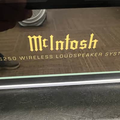 McIntosh RS250 Wireless Loudspeaker System Excellent Condition image 2