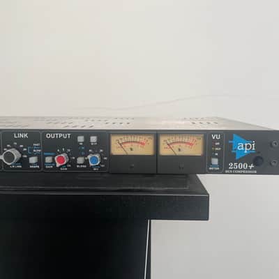 API 2500+ Stereo Bus Compressor 2020 - Present - Black image 2