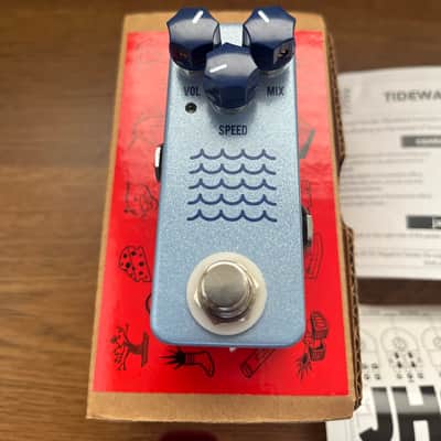 JHS Tidewater Tremolo V2 2020 - Present - Blue image 2
