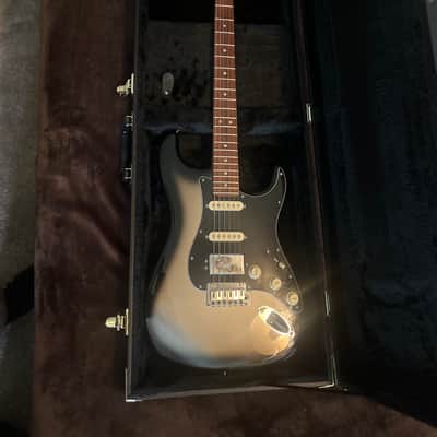 Fender Silverburst Stratocaster players plus with fender noiseless pickups and deluxe locking hard case image 2