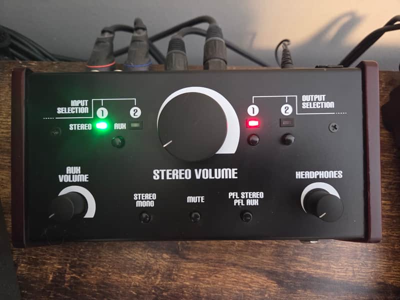 Palmer Monicon L Passive Monitor Controller 2010s - Black image 1