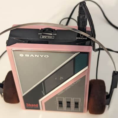 Sanyo M GP24 Pink Vintage Walkman 80s + Original Headphones (Serviced & 100% Working) image 4