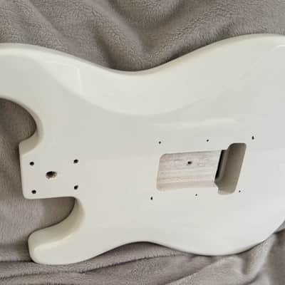 Unbranded Strat Style Electric guitar body With 3 play pickguard and back plate 2025 - Gloss image 2