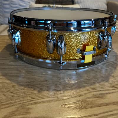 Slingerland 1970 4x14 buddy rich 3 ply 8 lug snare drum gold sparkle image 4
