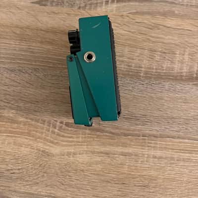 Boss TR-2 Tremolo (Silver Label) 1997 - Present - Green image 2