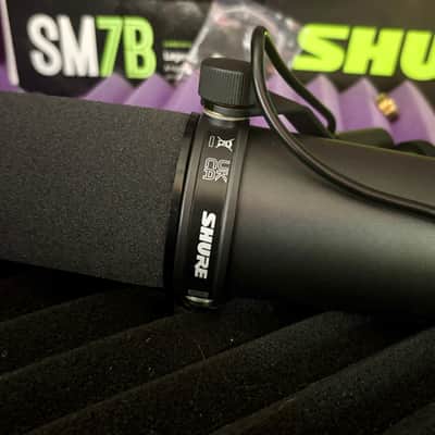 Shure SM7B Cardioid Dynamic Microphone with FREE XLR Cable 2001 - Present - Black imagen 4