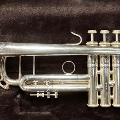 Bach Stradivarius Trumpet Model 37, Silver Finish image 9