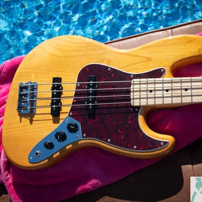 2022 Limited Edition Fender Made in Japan Hybrid II Jazz Bass with Premium Ash Body & Maple Fretboard - MINT w Pro Set Up! (Perfect Frets, Action & Intonation) image 4