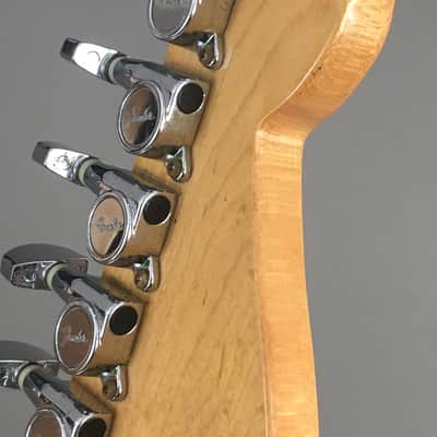 LEFTY! Vintage Fender ‘62 Reissue ST-62L Heavy Relic Custom Blonde Nitro Over Sunburst Strat 1989 7.3 Lb HSC image 7