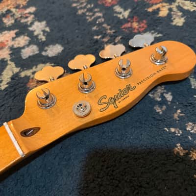 Squier 50's bass neck image 1